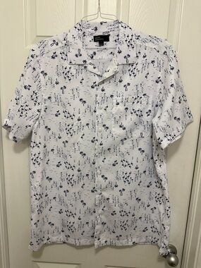 Marc Edwards Short-Sleeve White Button-Down Shirt with Navy Tropical Print